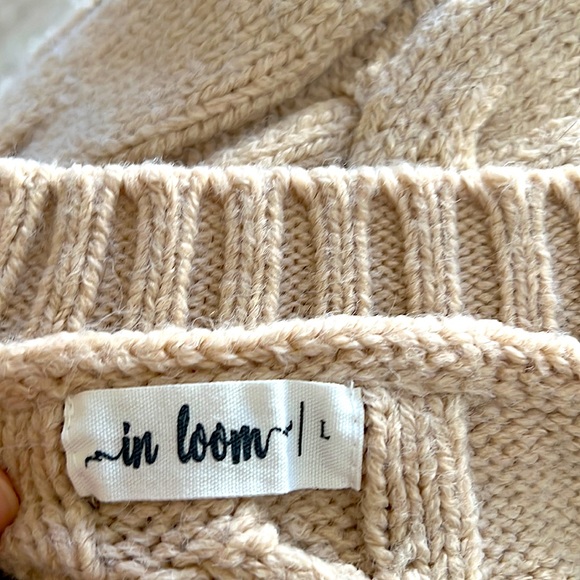 NWOT In Loom Knit Flower Sweater - Picture 5 of 7